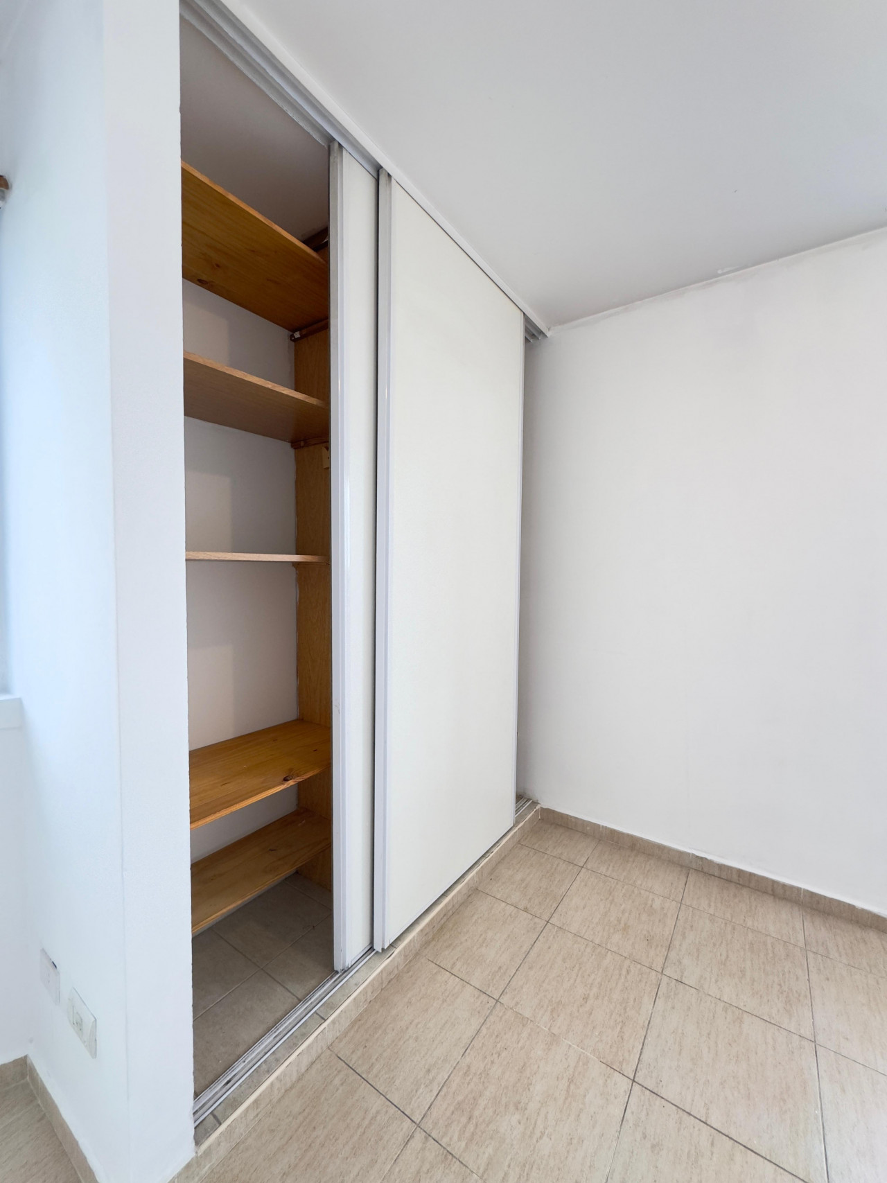 dormitorio con placard